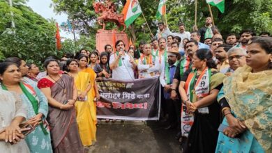 संभाजी भिडेंविरोधात दीपक मानकर यांच्या नेतृत्वात राष्ट्रवादी काँग्रेसची पुण्यात जोरदार निदर्शने