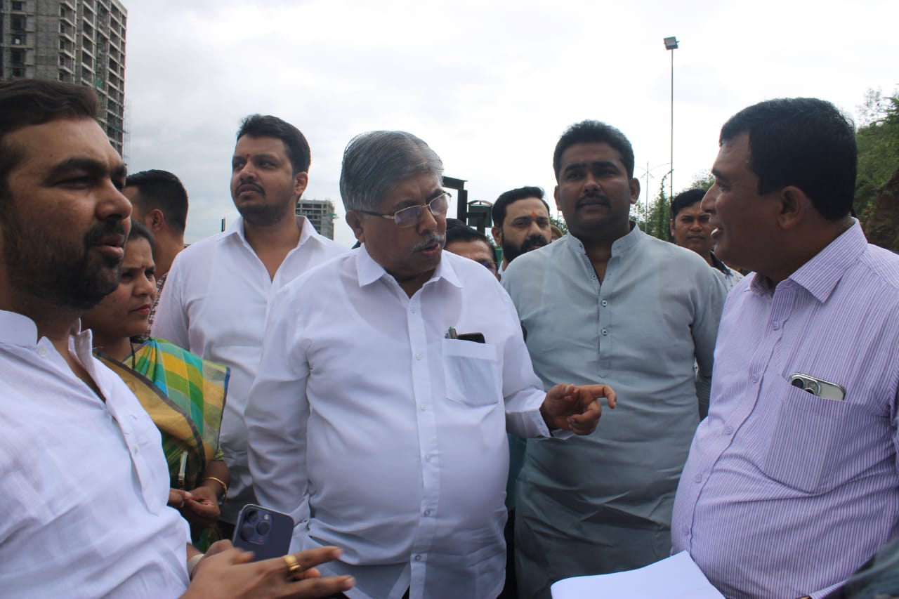 उड्डाणपूल प्रकल्पाच्या उद्घाटन कार्यक्रमाचे योग्य नियोजन करा-पालकमंत्री चंद्रकांत पाटील यांच्या अधिकाऱ्यांना सूचना