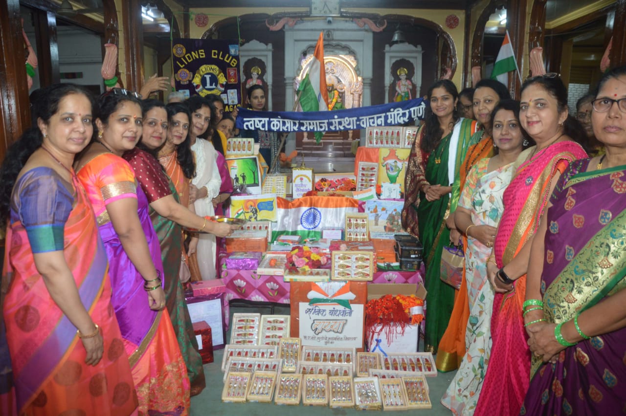 सीमेवरील सैनिकांकरीता पुणेकरांतर्फे हजारो राख्या; सैनिक मित्र परिवाराचा पुढाकार : एव्हरेस्टवीर सुविधा कडलग यांच्या हस्ते पूजन सीमेवरील सैनिकांकरीता पुणेकरांतर्फे हजारो राख्या; सैनिक मित्र परिवाराचा पुढाकार : एव्हरेस्टवीर सुविधा कडलग यांच्या हस्ते पूजन