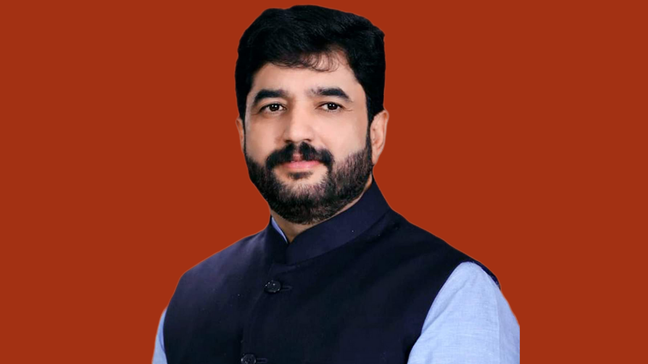 देवेंद्र फडणवीस यांच्या निर्णयामुळेच मराठा समाजातील हजारो विद्यार्थी तरुणांना फायदा झाला : मुरलीधर मोहोळ