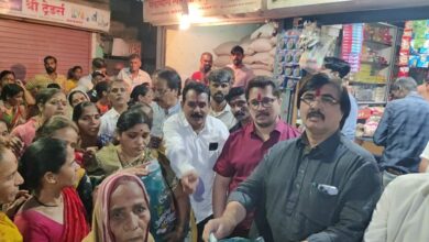 जय भवानीनगर येथे लाभार्थ्यांना ‘आनंदाचा शिधा’ वाटप; दीपक मानकर यांच्या हस्ते शुभारंभ