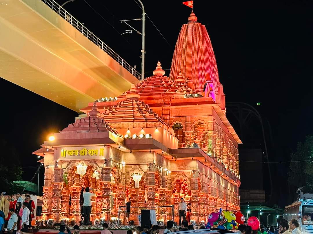 कोथरूड मधील श्री साई मित्र मंडळ ट्रस्टने साकारलेली अयोध्येतील श्रीराम मंदिराची प्रतिकृती पाहण्यासाठी पुणे शहर, जिल्ह्यातून गर्दी