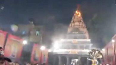 पुण्यातील साने गुरुजी मंडळाच्या देखाव्याला आग, भाजप राष्ट्रीय अध्यक्ष जे पी नड्डा आरतीसाठी आले असताना  घडली घटना. आग आटोक्यात, कोणीही जखमी नाही