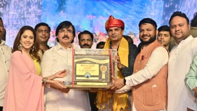 अखिल वनाज कॉर्नर दहीहंडी उत्सव समिती ट्रस्टच्या वतीने दिला जाणारा ‘कोथरूड भूषण पुरस्कार २०२३’ युवा बांधकाम व्यावसायिक प्रविण बढेकर यांना प्रदान