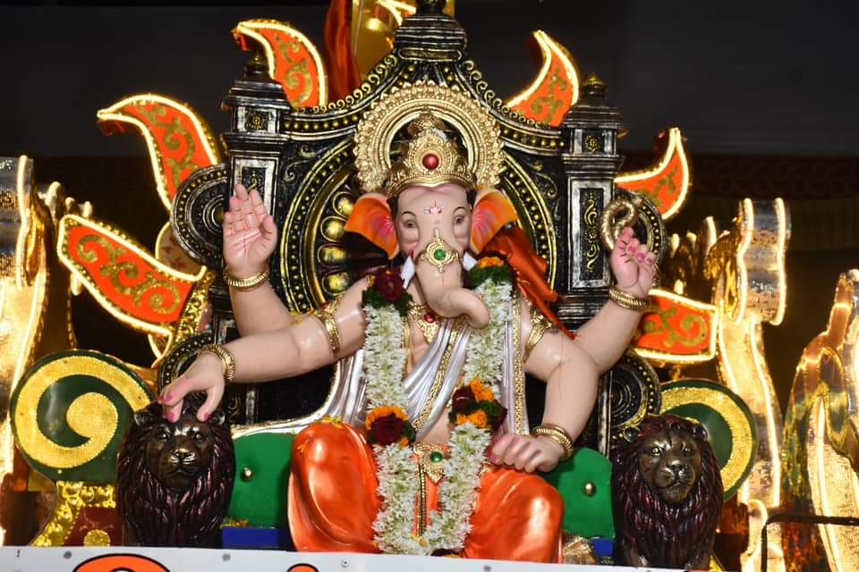 बावधन मध्ये महिलांनी एकत्र येऊन बसवलेल्या सिद्धीच्या गणपतीची आजची आरती अमृता फडणवीस यांच्या हस्ते होणार बावधन मध्ये महिलांनी एकत्र येऊन बसवलेल्या सिद्धीच्या गणपतीची आजची आरती अमृता फडणवीस यांच्या हस्ते होणार