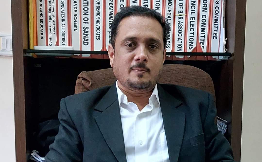 शिवसेना (उध्दव ठाकरे) आमदारांच्या तर्फे विधानसभेत  वकीलपत्र दाखल ; ॲड. असीम सरोदे यांनी उपस्थित केला महत्वाचा प्रश्न