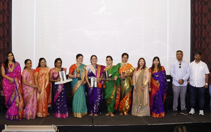 खेळ पैठणीच्या कार्यक्रमाला दुबईमध्ये महिलांचा उस्फूर्त प्रतिसाद.