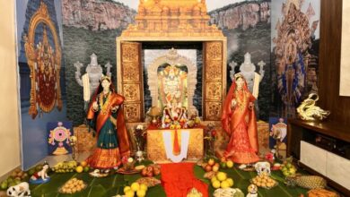 घरातील बाप्पा समोर साकारले तिरुपती बालाजी मंदिर