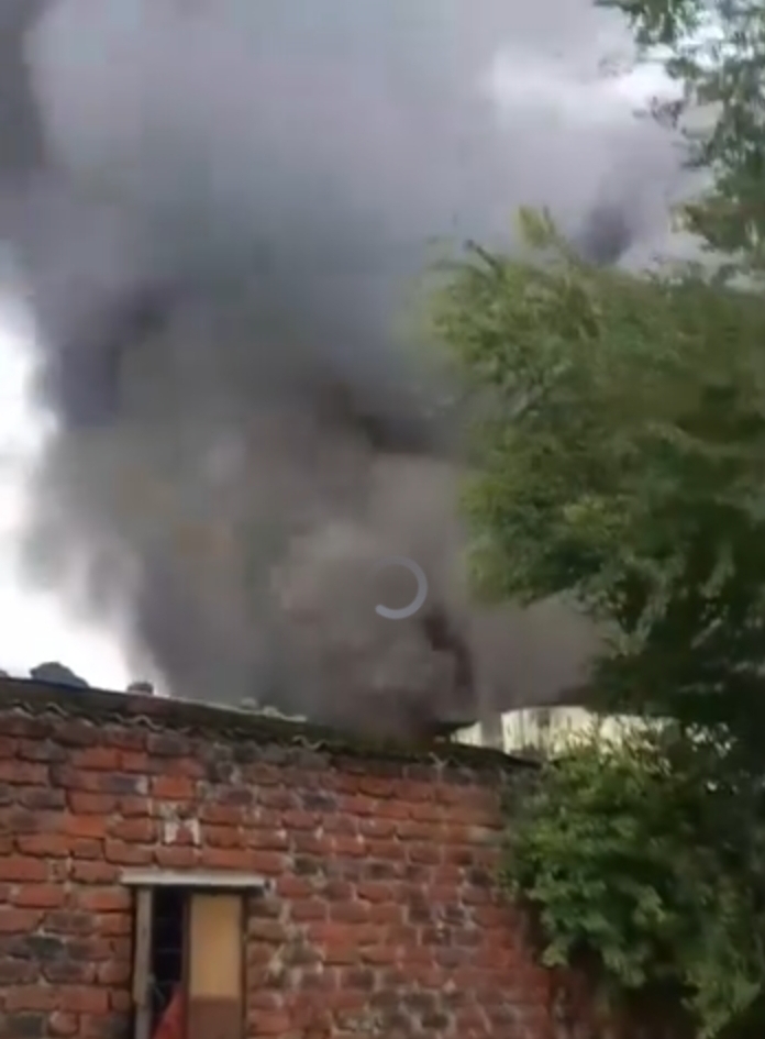 धायरीजवळ कारखान्याला भीषण आग, घटनास्थळी अग्निशमन दल दाखल धायरीजवळ कारखान्याला भीषण आग, घटनास्थळी अग्निशमन दल दाखल