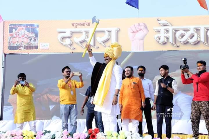 फुटलाय याचा पुतण्या आणि लागलेत कुणाच्या मागं?; गोपीचंद पडळकरांची शरद पवारांवर टीका फुटलाय याचा पुतण्या आणि लागलेत कुणाच्या मागं? ; गोपीचंद पडळकरांची शरद पवारांवर टीका