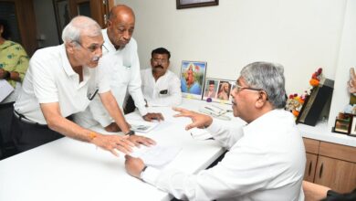 मंत्री चंद्रकांत पाटील यांनी जनता दरबार घेऊन जाणून घेतल्या कोथरूड मतदार संघातील नागरिकांच्या समस्या ;  अधिकाऱ्यांना दिल्या सूचना