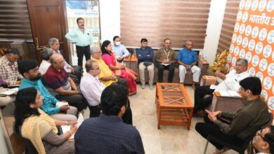 प्रभाग क्रमांक १३ मधील नागरी समस्या तातडीने सोडवा-चंद्रकांत पाटील यांच्या अधिकाऱ्यांना सूचना