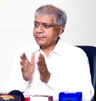 एल्गार परिषदेला नक्षलवाद्यांनी निधी पुरविल्याचा आरोप खोटा : प्रकाश आंबेडकर