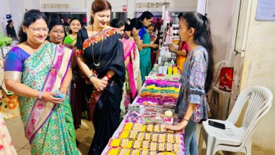 वारजेत महिलांनी बनवलेल्या गृहउपयोगी वस्तूंच्या भव्य प्रदर्शन व विक्री महोत्सवास उत्स्फूर्त प्रतिसाद