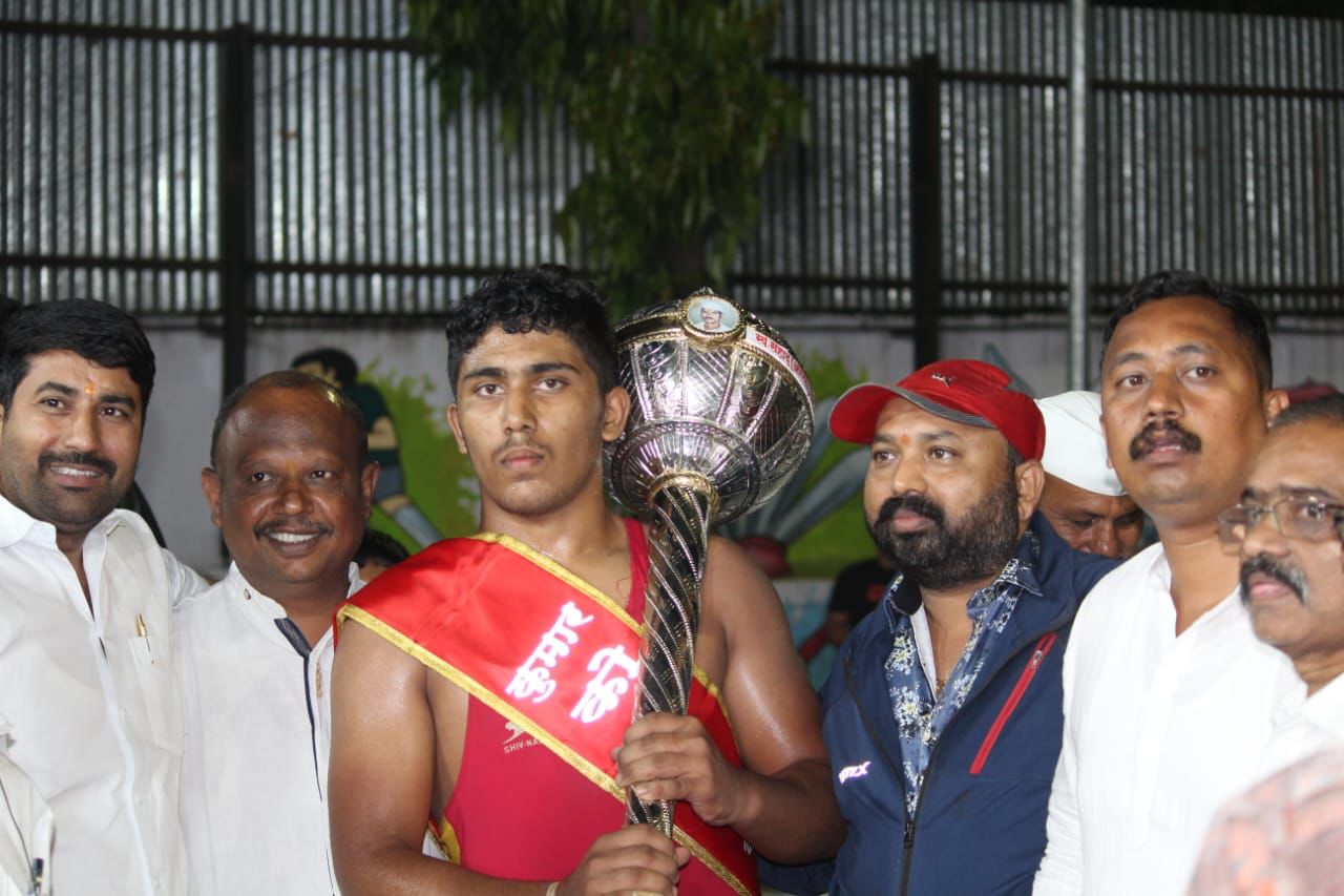 कुमार कोथरुड किताबाचा मानकरी ठरला मुळशीचा पै निरंजन मारणे कुमार कोथरुड किताबाचा मानकरी ठरला मुळशीचा पै निरंजन मारणे