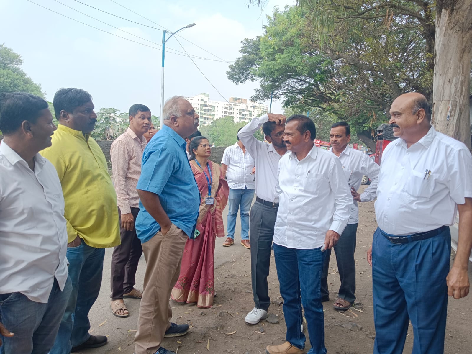 पाषाण मधील बंद पडलेल्या संत गोरा कुंभार अनुदानीत शाळेची शिक्षण उपसंचालकांकडून पाहणी : ग्रामस्थांकडून घेतली सत्य परिस्थितीची माहिती.. पाषाण मधील बंद पडलेल्या संत गोरा कुंभार अनुदानीत शाळेची शिक्षण उपसंचालकांकडून पाहणी : ग्रामस्थांकडून घेतली सत्य परिस्थितीची माहिती..