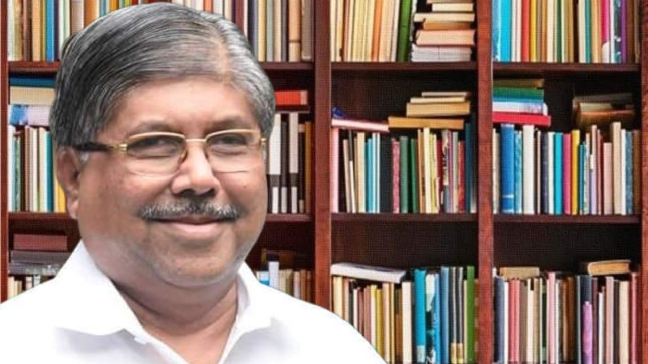 वाचन संस्कृती संवर्धनासाठी चंद्रकांत पाटील यांचा पुढाकार वाचन संस्कृती संवर्धनासाठी चंद्रकांत पाटील यांचा पुढाकार