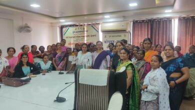 कोथरूड मध्ये सफाई खात्यातील महिलांना ताणतनाव व्यवस्थापन व व्यसनाधिनता” विषयावर मार्गदर्शन