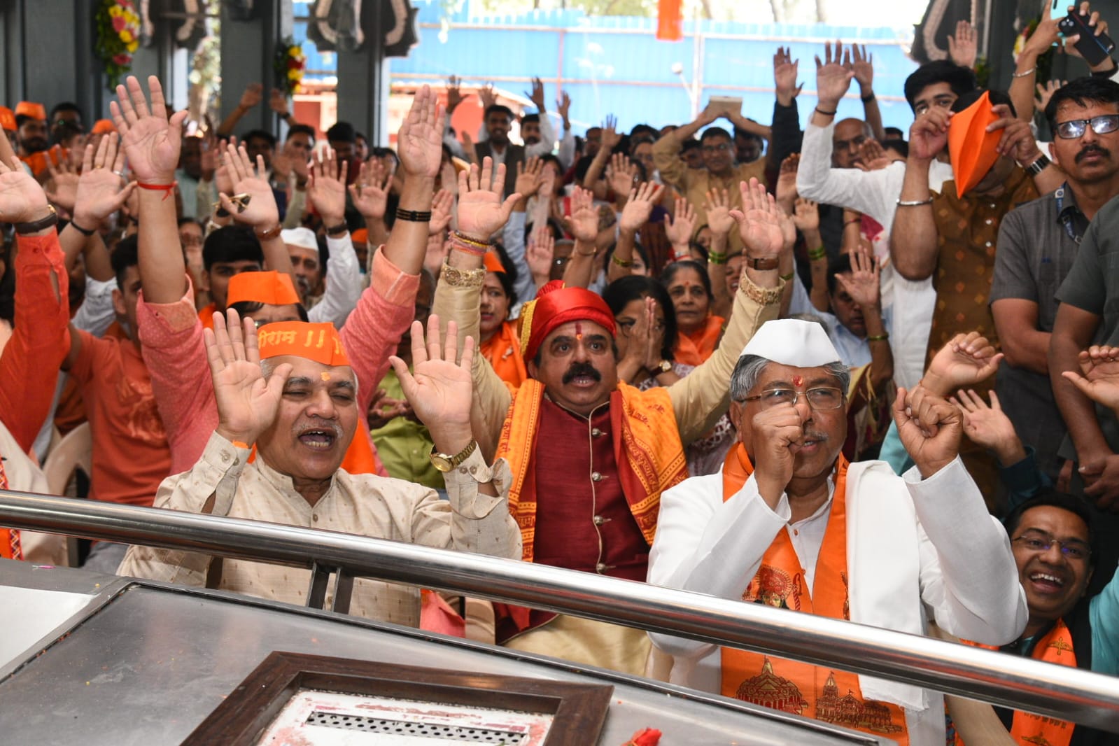 रामलल्लांच्या प्रथम दर्शनाने चंद्रकांत पाटील भावूक