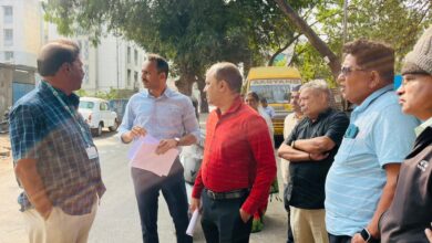 वारजे तपोधाम मधील अपघाताला कारणीभूत ठरणारे वृक्ष काढण्याची मागणी ; अधिकाऱ्यांकडून पाहणी..