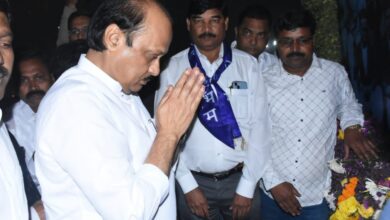 कोरेगाव भीमा येथील ऐतिहासिक विजयस्तंभास उपमुख्यमंत्री अजित पवार यांचे अभिवादन