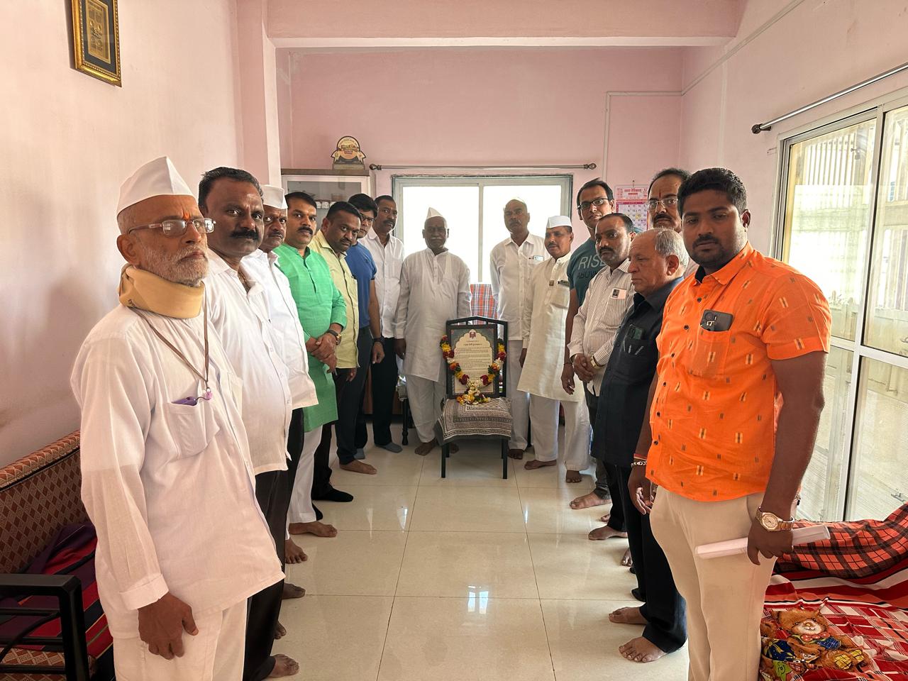 वारजे माळवाडी ग्रामस्थ, रहिवासी, मित्र मंडळ यांच्या वतीने स्वर्गीय बाबा खान यांना आदरांजली..