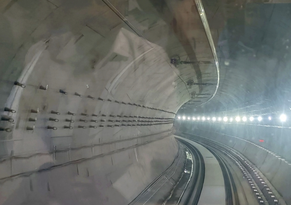 पुणे मेट्रोसाठी ऐतिहासिक क्षण : मेट्रो धावली मुठा नदीखालून…