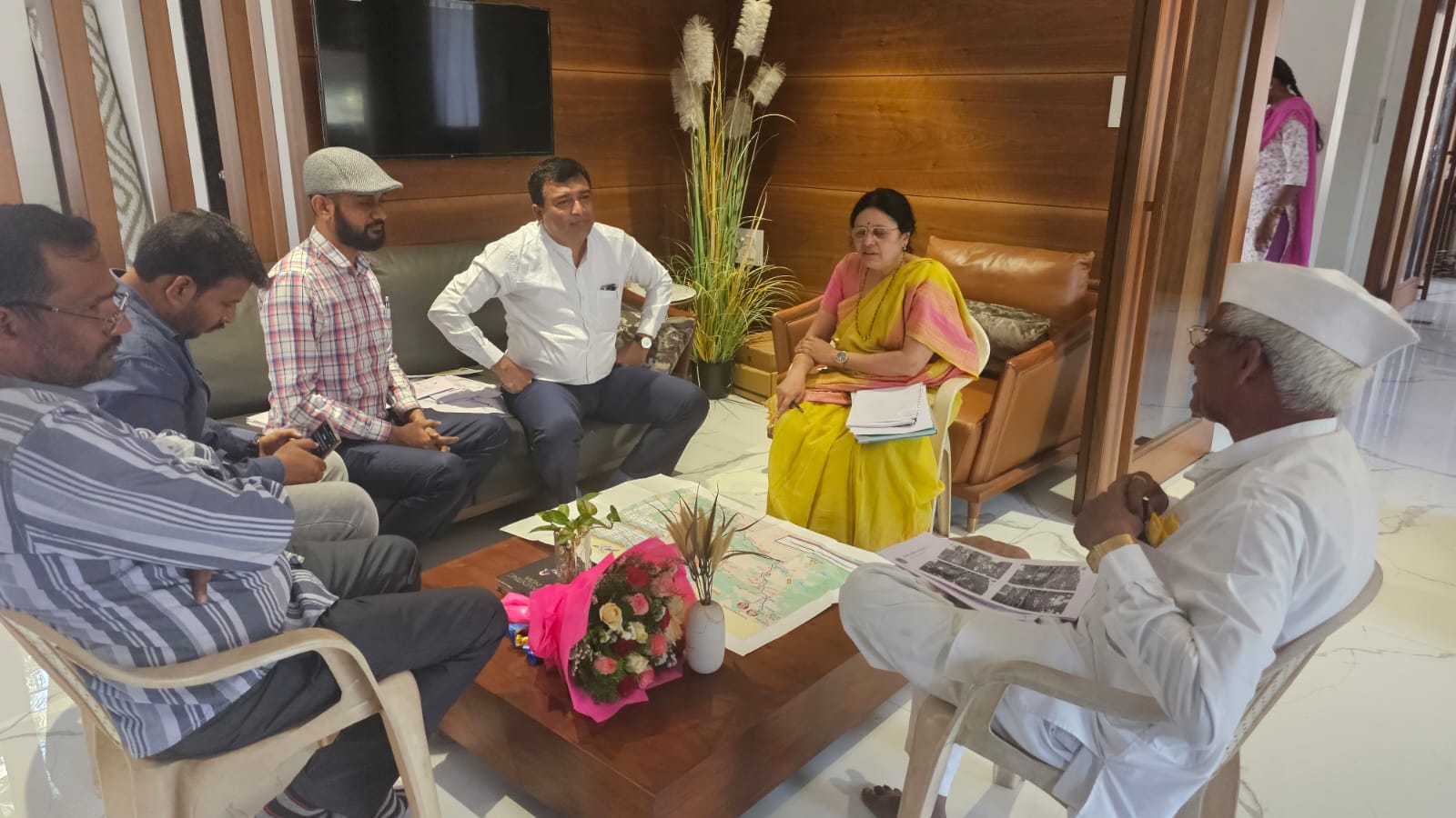 पुणे जिल्ह्यातील पालखी मार्गाची कामे आणि चांदणी चौकातील दुरुस्त्यांच्या कामाचा खासदार मेधा कुलकर्णी यांच्याकडून आढावा&nbsp;