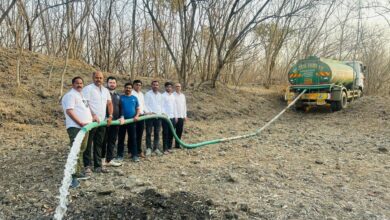 उन्हाळ्यात पशू पक्षांसाठी केली पाण्याची सोय ; वारजे वनक्षेत्र परिसरात महेश बराटे मित्र परिवाराचा उपक्रम..