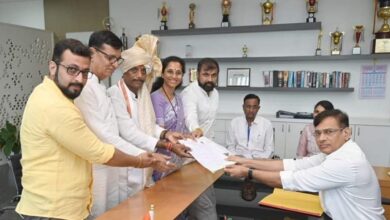 महाविकास आघाडीकडून सुप्रिया सुळे, रविंद्र धंगेकर आणि अमोल कोल्हे यांचा उमेदवारी अर्ज दाखल 