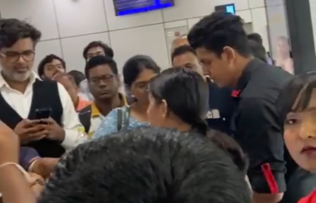 पुण्याहून दिल्लीला जाणारे एअर इंडिया एक्सप्रेसचे विमान अचानक रद्द ; प्रवाशांची प्रचंड गैरसोय.. आज पहाटेचा प्रकार