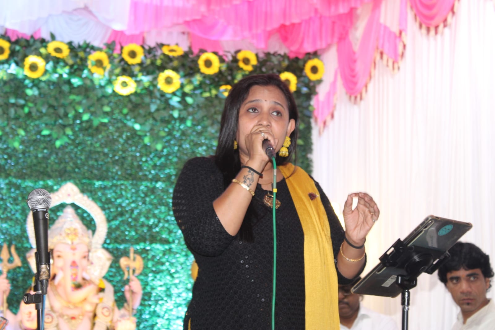 कोथरुडकरांनी लुटला गणेशोत्सवाचा मनमुराद आनंद! ’प्रथम तुला वंदितो! ’ माध्यमातून विविध सांस्कृतिक कार्यक्रमांची रेलचेल