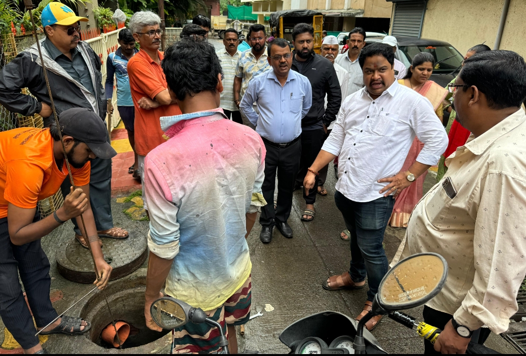 गादिया इस्टेटमध्ये ट्रंकलाईनमधून गेलेल्या पाण्याच्या लाईनबाबत अधिकाऱ्यांची पाहणी ; उपाययोजनांबाबत सूचना