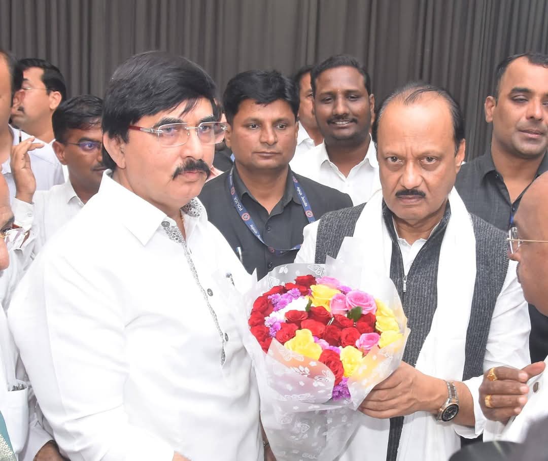 “पुणे महानगरपालिका शिक्षण मंडळाचे पुन्हा अस्तित्व आणावे  तसेच पुणे महानगर परिवहन महामंडळ लि. (pmpml) मध्ये सभासदांची पदे निर्माण व्हावी शहराध्यक्ष दीपक मानकर  यांची अजित पवारांकडे मागणी 