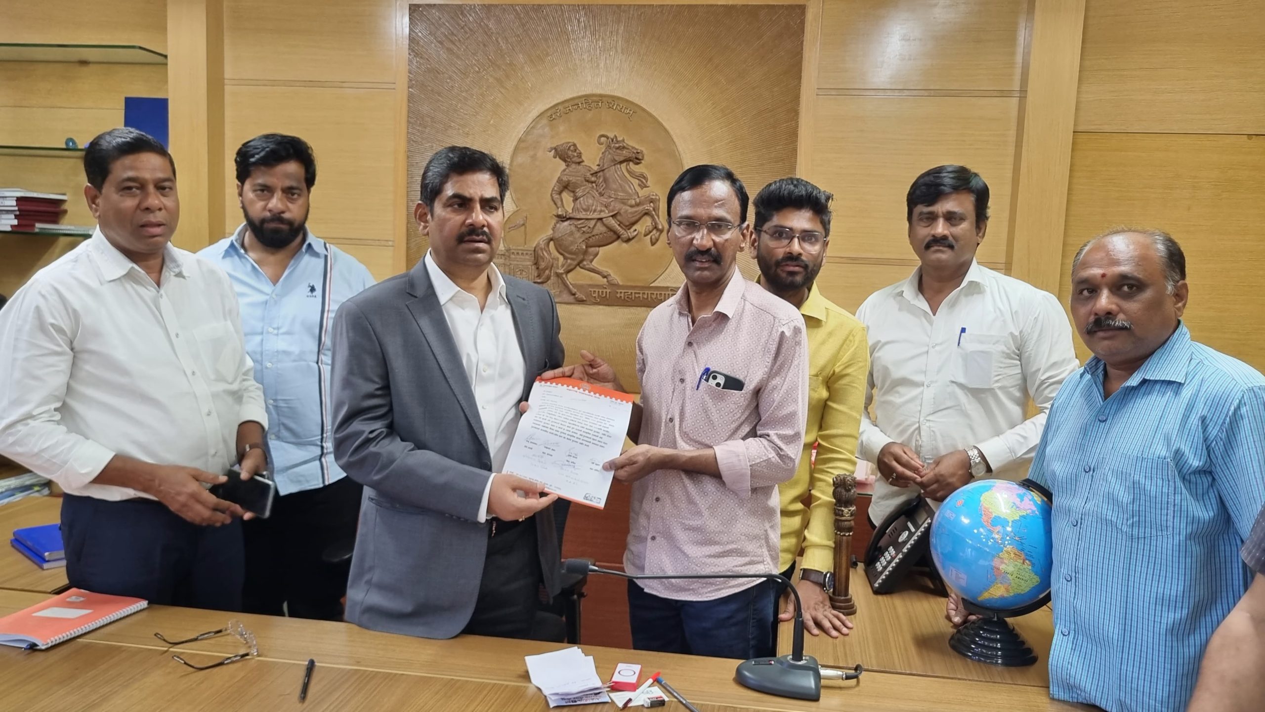 सांस्कृतिक राजधानीत “बालगंधर्व पुरस्काराच्या दिरंगाईबद्दल मनसेने मनपा आयुक्तांना विचारला जाब…