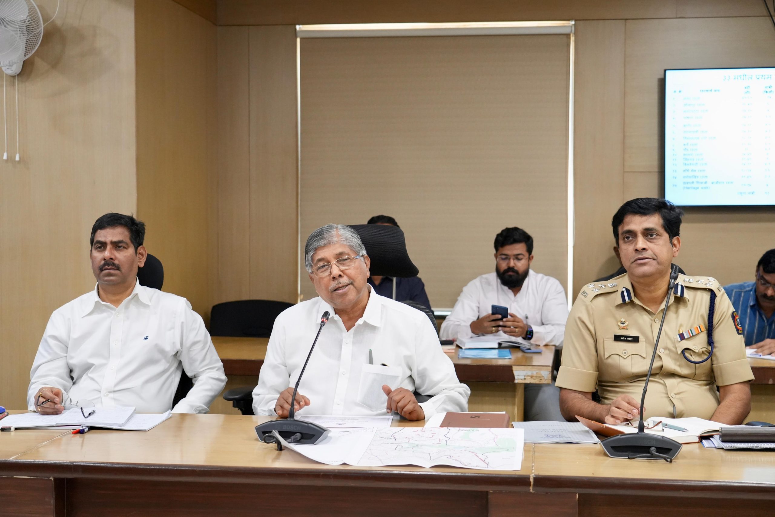 चंद्रकांत पाटील यांनी घेतला कोथरूड मतदार संघातील मिसिंग लिंकचा आढावा.. प्रशासनाला दिले निर्देश