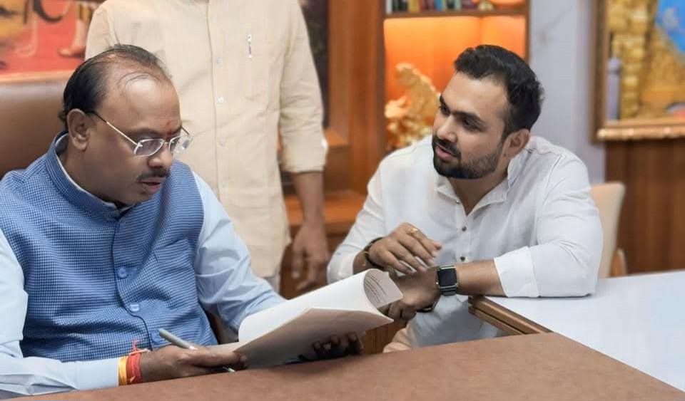 बावधनमध्ये पुणे शहरातील सर्वात मोठं नाट्यगृह तसेच क्रीडा संकुल व उद्यान करण्यासाठी त्या जागा परत गावाला द्या..