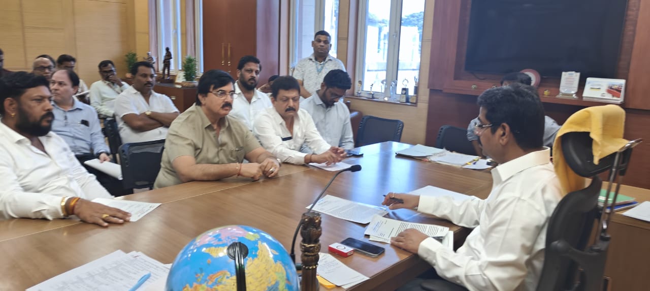 पुणे शहराच्या विकासाच्या दृष्टीने विविध मागण्यांसाठी पुणे महापालिका आयुक्तांची भेट – राष्ट्रवादी काँग्रेसचे शहराध्यक्ष दीपक मानकर पुणे शहराच्या विकासाच्या दृष्टीने विविध मागण्यांसाठी पुणे महापालिका आयुक्तांची भेट – राष्ट्रवादी काँग्रेसचे शहराध्यक्ष दीपक मानकर