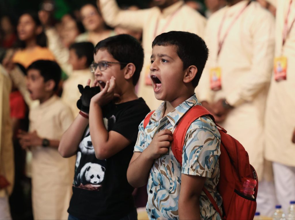 इतिहासातील अतुलनीय पराक्रमाच्या गोष्टीने अंगावर उमटला शहारा..'गोष्ट इथे संपत नाही 'पन्हाळा ते पावनखिंड ! कार्यक्रमाने कोथरूडकर भारावले. Img 20250317 wa0220600241035189545913 1