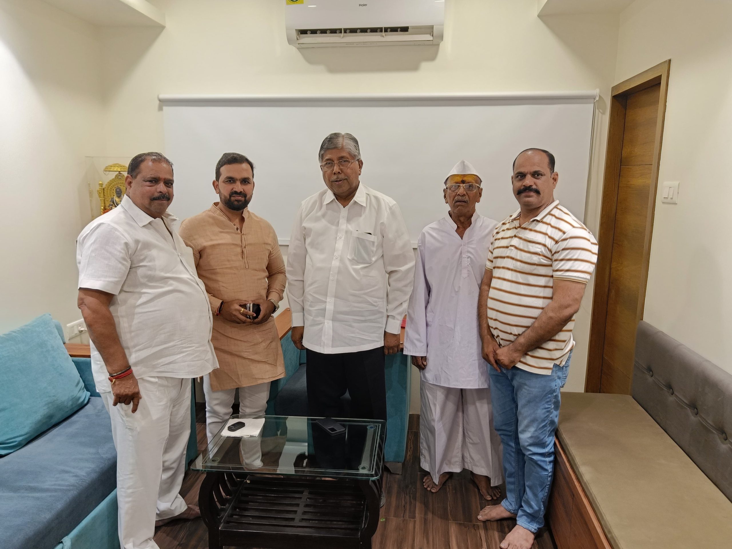 कोथरूडमधील एकलव्य कॉलेज जवळील रखडलेल्या डीपी रस्त्याचा प्रश्न लागला मार्गी ; जागा मालकाची जागा देण्याची तयारी.. कोथरूडमधील एकलव्य कॉलेज जवळील रखडलेल्या डीपी रस्त्याचा प्रश्न लागला मार्गी ; जागा मालकाची जागा देण्याची तयारी..