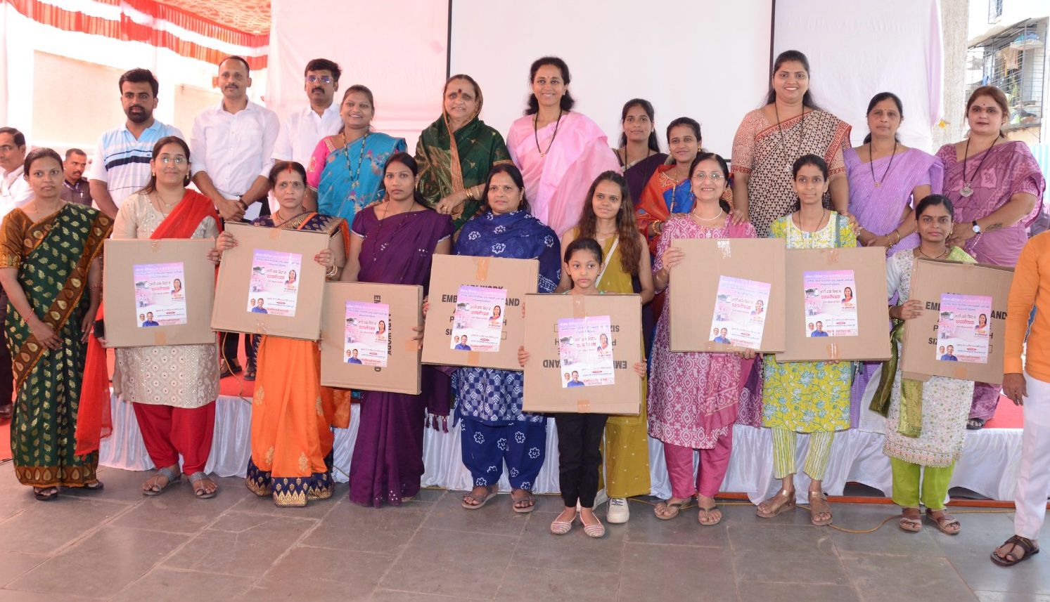 कर्वेनगर वारजे प्रभागातील ४०० महिलांनी मोफत हॅन्ड एम्ब्रॉयडरीचे प्रशिक्षण पूर्ण करत केली स्वयंपुर्णतेकडे वाटचाल..