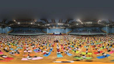 बालेवाडी येथे ‘योग करूया, निरोगी राहूया’ अमोल बालवडकर फाऊंडेशन आयोजित योग दिनानिमित्त २५०० नागरिकांचा उत्स्फूर्त सहभाग