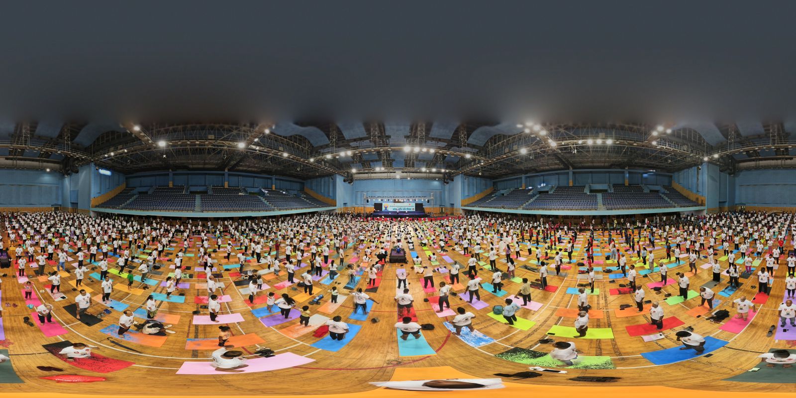 बालेवाडी येथे ‘योग करूया, निरोगी राहूया’ अमोल बालवडकर फाऊंडेशन आयोजित योग दिनानिमित्त २५०० नागरिकांचा उत्स्फूर्त सहभाग