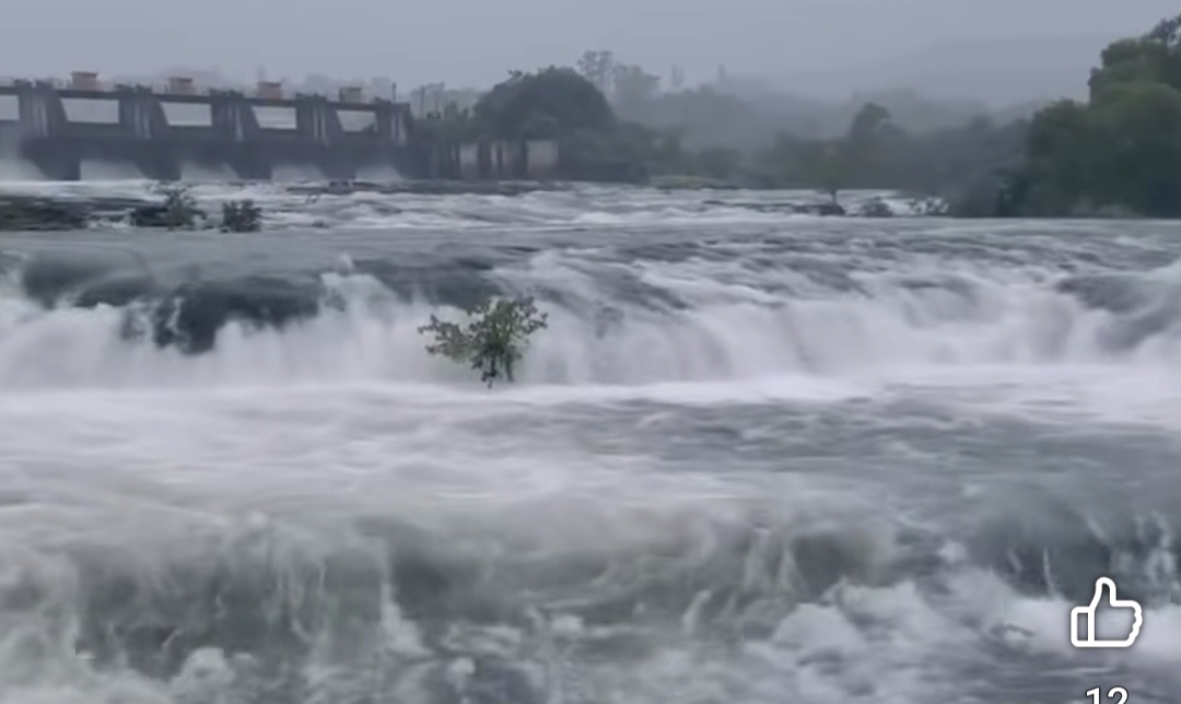 खडकवासला धरणातून रात्री ९. ३० वाजल्यापासून १५००० क्युसेक्सने विसर्ग