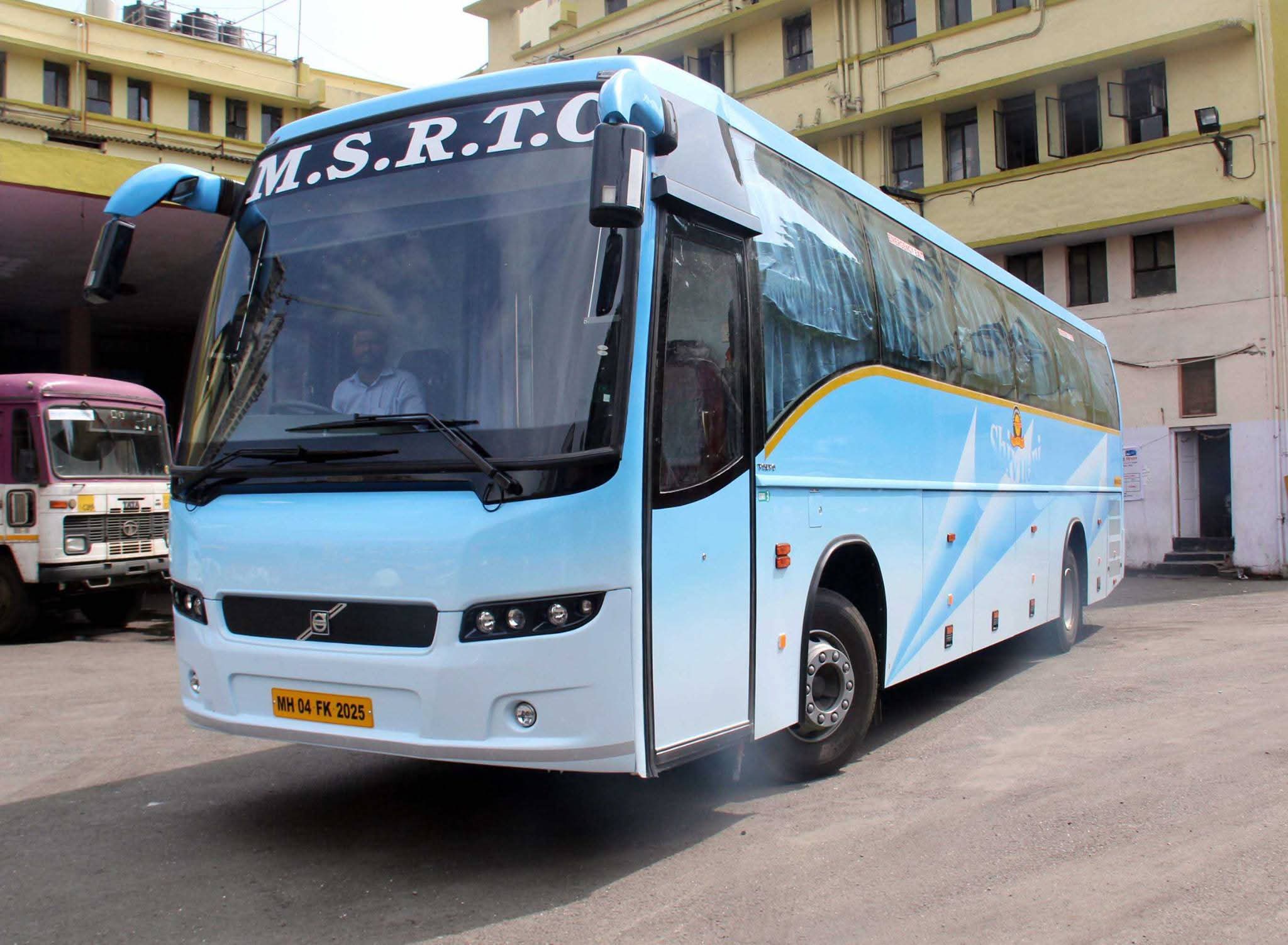 रिझर्वेशन करणाऱ्या प्रवाशांना ‘एसटी’त आजपासून १५ टक्के सुट