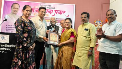 विविध विषयांना स्पर्श करणाऱ्या कवितांनी वारजेतील काव्य संमेलन रंगले..