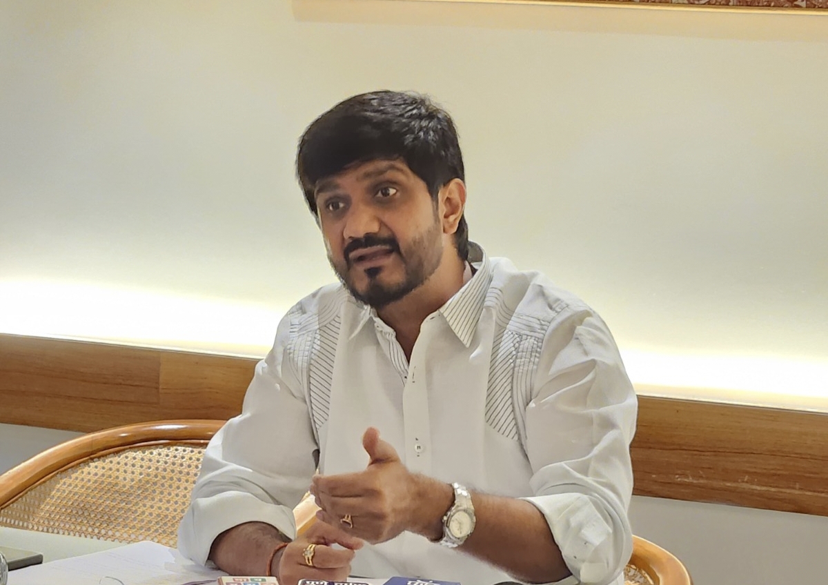 फर्ग्युसन कॉलेज रस्त्यावर रात्री उशीरा बेकायदेशीरपणे विक्री करणाऱ्या बाहेरील लोकांवर कारवाई करा-आमदार सिद्धार्थ शिरोळे यांची महापालिका आणि पोलीस आयुक्त यांच्याकडे मागणी