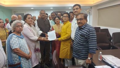 लोकमान्यनगरवासीयांचा घरासाठी संघर्ष; पुनर्विकास प्रकल्प स्थगिती उठविण्यासाठी पुणे म्हाडाचे अध्यक्ष शिवाजी आढळराव पाटील यांची बचाव कृती समितीच्या सदस्यांनी घेतली भेट…