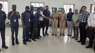 आदर पूनावाला संस्थेकडून विश्रांतवाडी पोलीस स्टेशनला ‘स्वच्छता बिन्स’