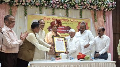 समाज जडणघडणीमध्ये मोलाचे कार्य करणाऱ्या ज्येष्ठ मंडळींचा सन्मान करणे म्हणजे त्यांच्याप्रती कृतज्ञता व्यक्त करणे : ह. भ. प माऊली जंगले महाराज